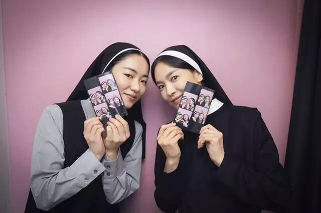 검은수녀들 인생네컷