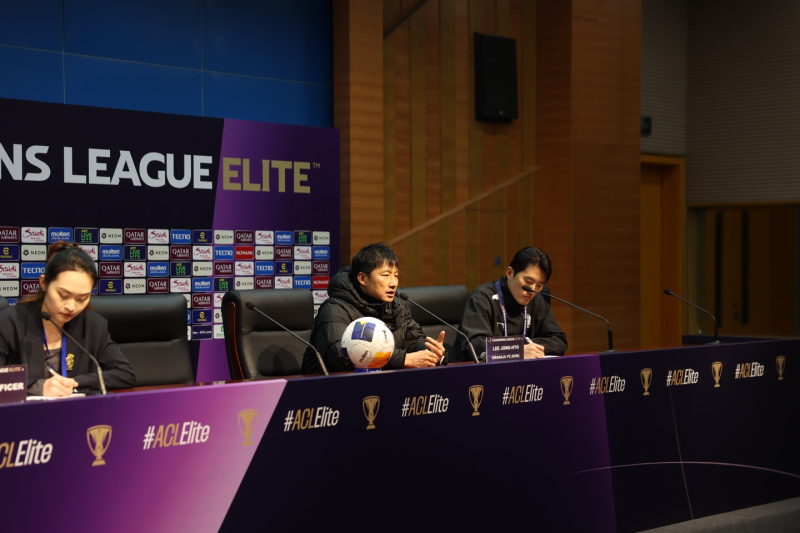광주FC 이정효 감독