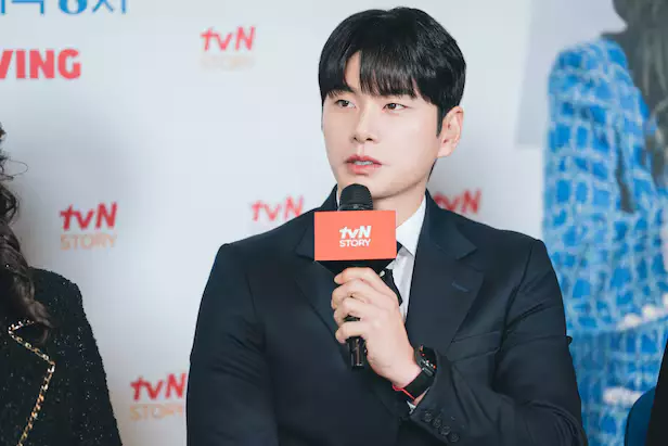 배우 이이경