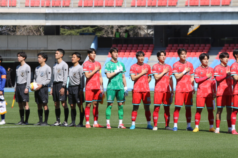 제24회 덴소컵 한일 대학 축구 정기전에 나선 한국 대학 축구 선발팀.