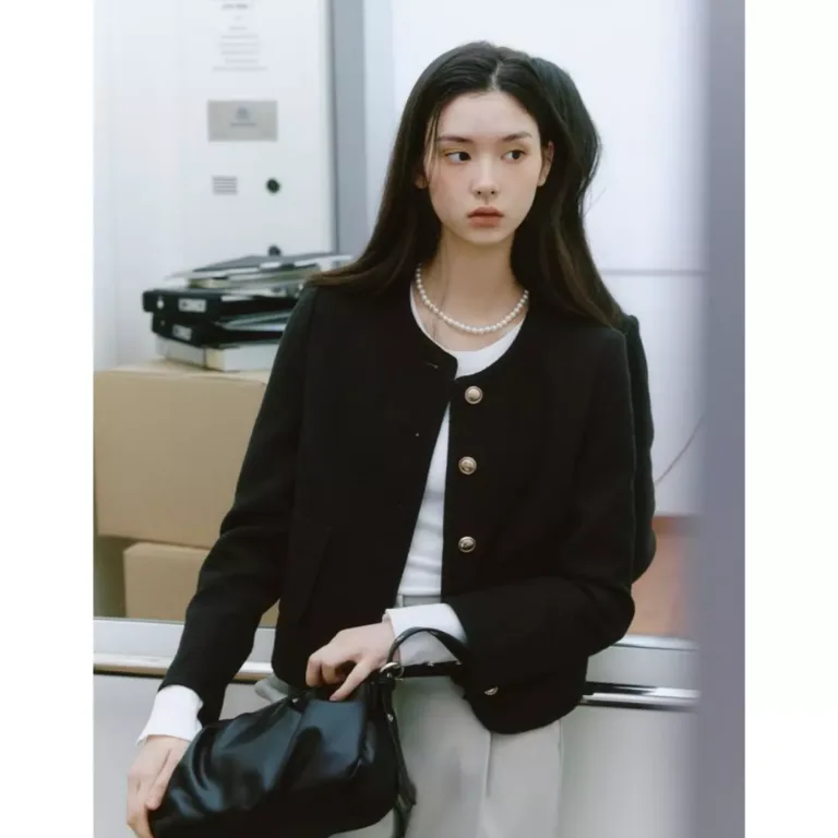 로엠 칼라리스 트위드 자켓.