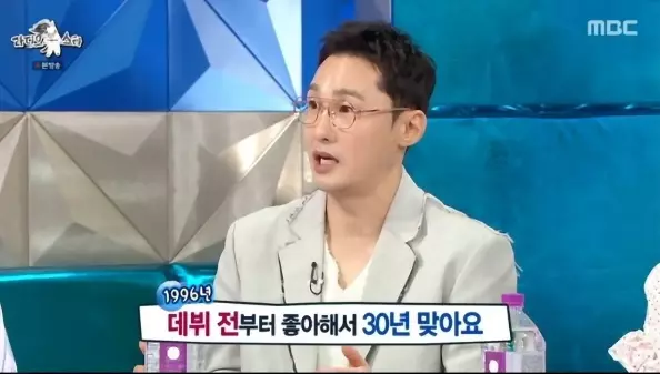 배우 황동주.