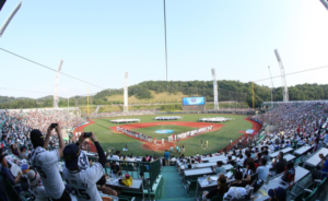2018프로야구 올스타경기가 열리고 있는 울산문수야구장 전경.