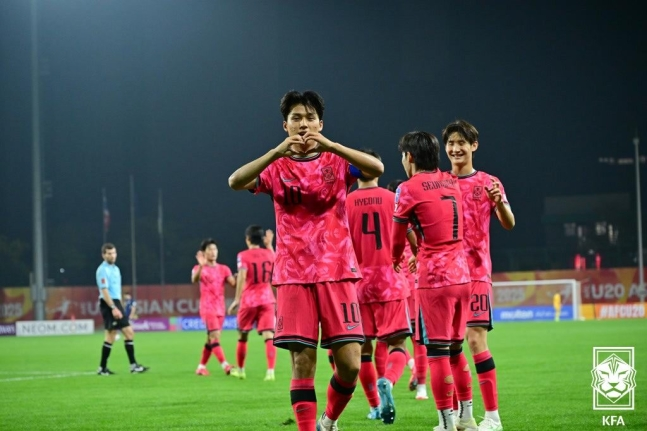 U-20 아시안컵 당시 김태원(10번) 등 U-20 대표팀.