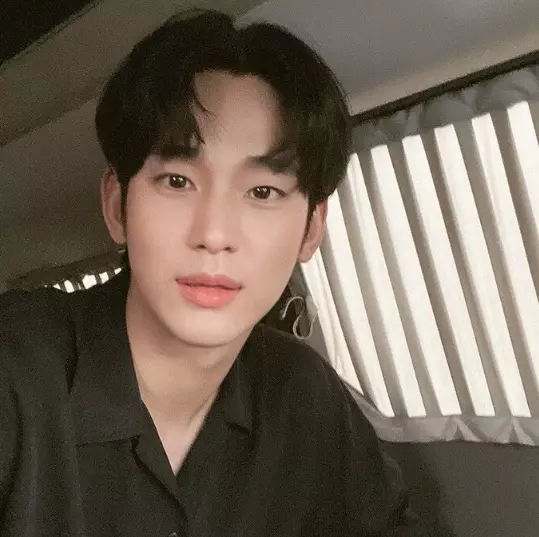 김수현