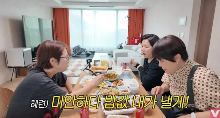 개그우먼 조혜련이 특유의 직설 화법과 입담으로 웃음을 자아냈다