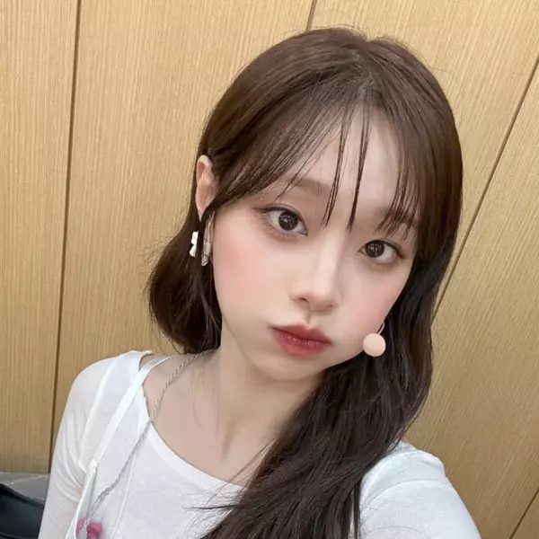 가수 츄.