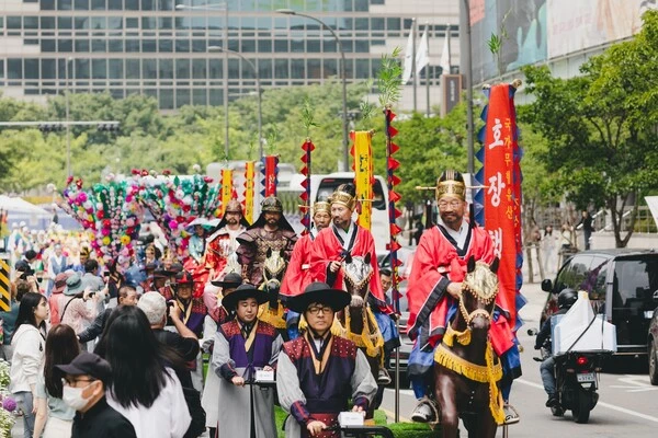 ‘2025 단오맞이 K-국가무형유산축제’가 5월 10일 서울 종로구 인사동에서 성대하게 열린다.