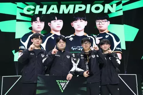 젠지 선수단. (왼쪽부터) 권창환, 박세영, 황세종, 고원재.
