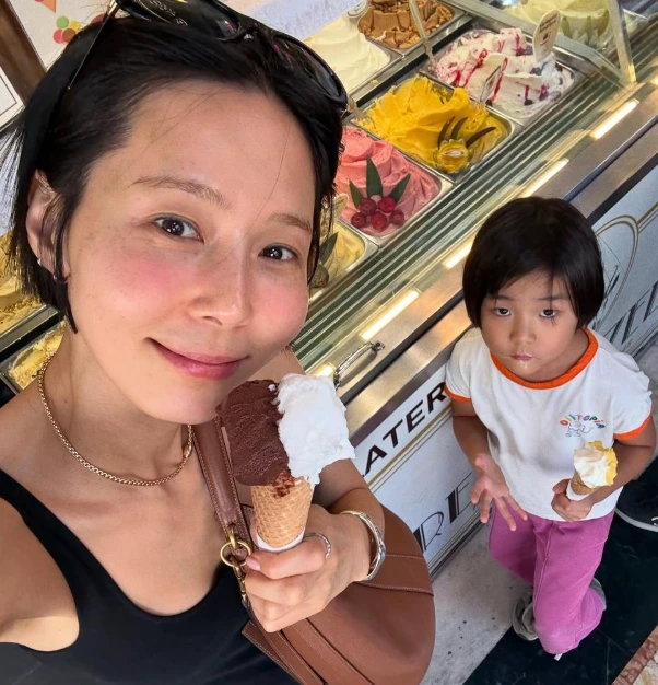 김나영.