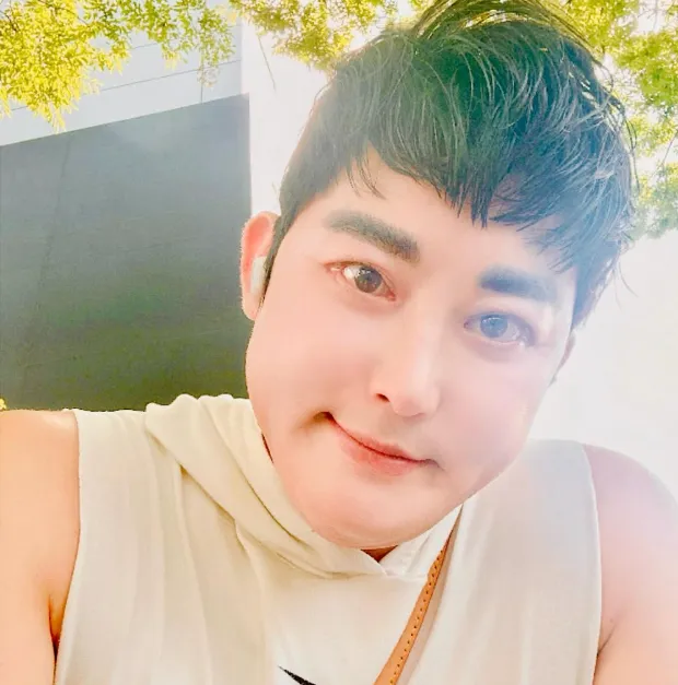 황재근