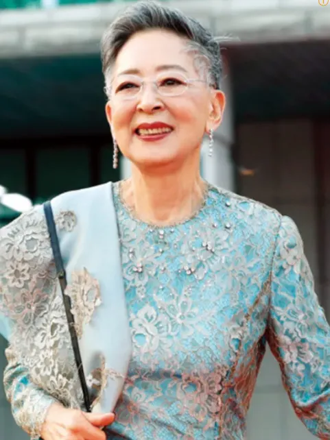 김지미