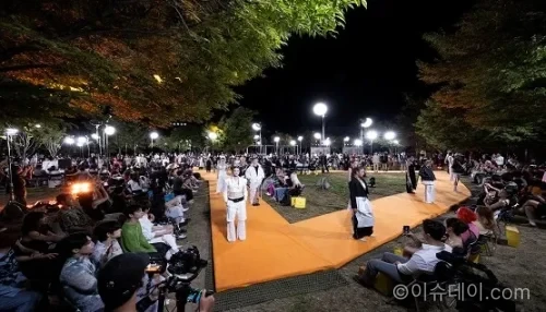 서울패션로드가 서울숲에서 열린다. 야외 패션쇼 일정, 참여 브랜드, 신청 방법과 관람 정보까지 한눈에 정리했다.