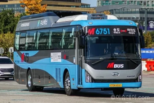 M6751 버스 시간표 변경으로 송도~공덕 출근 시간이 최대 20분 단축된다. 첫차 앞당김으로 직장인 이동 편의가 크게 개선된다.