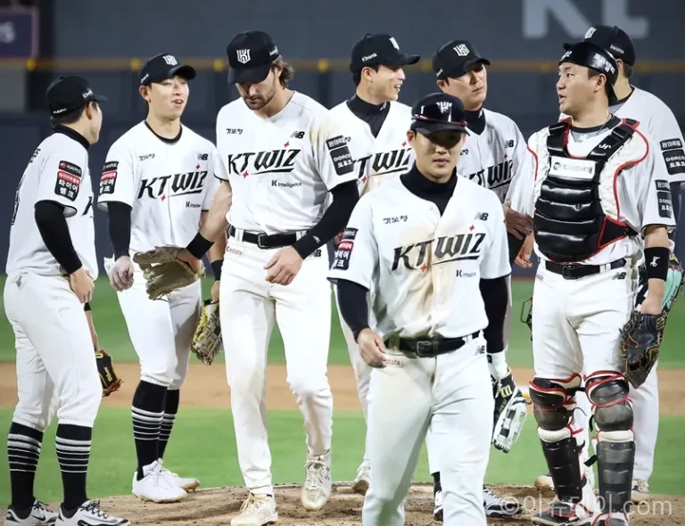 KT 위즈 키움 히어로즈