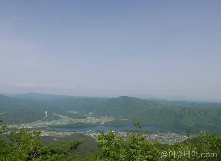 김제 모악산 개발로 300억원을 투입해 친환경 산악관광지로 조성