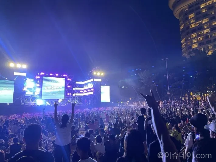 강릉시가 경포해변에서 ‘2026 경포 여름 해변 축제’를 개최한다. 비치비어 페스티벌과 EDM 공연, 버스킹 등을 통합 운영해 체류형 관광지로 육성할 계획이다.