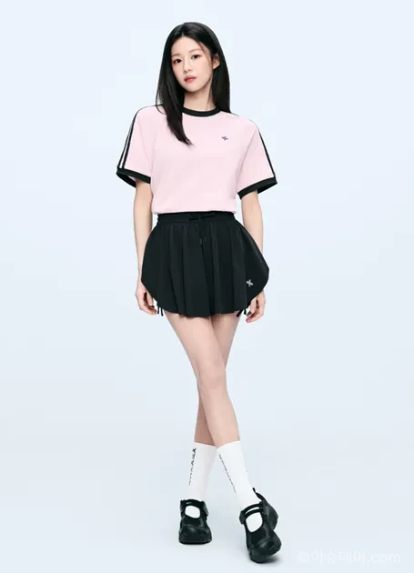 젝시믹스가 여름 신상 슈즈 ‘윈디’, ‘에어 브리즈’, ‘메쉬 샌들’을 출시했다. 초경량·통기성·고윤정 착장 효과를 중심으로 제품 특징과 시장 의미를 정리했다.
