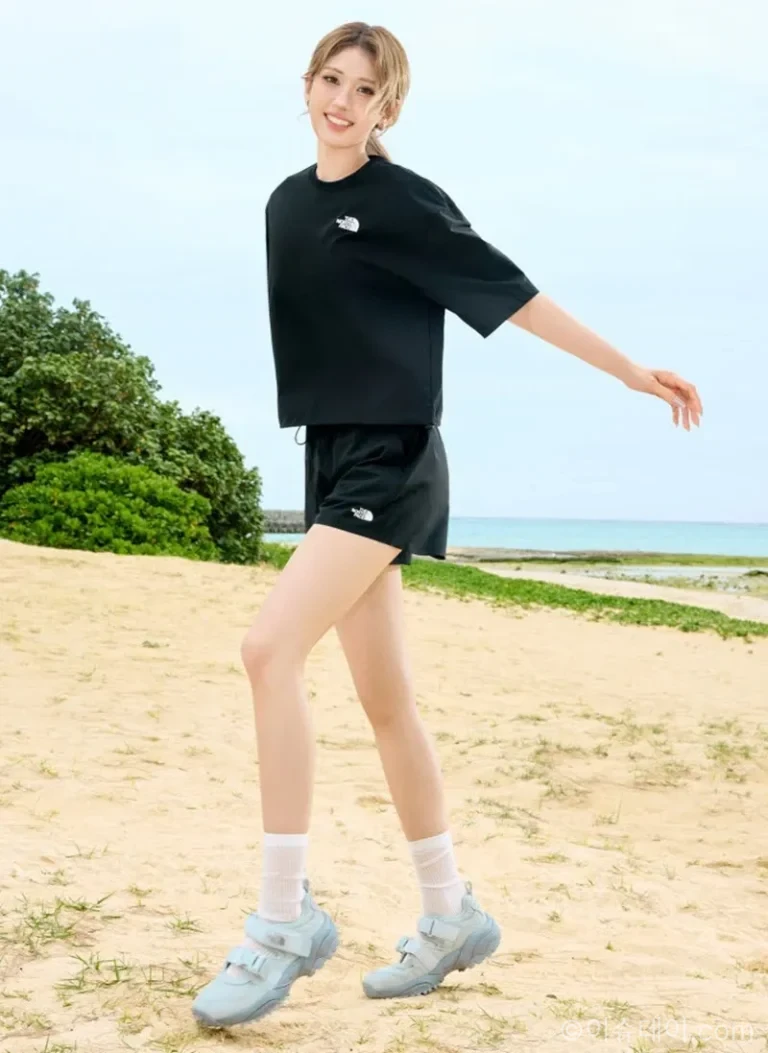 노스페이스가 서머 슈즈 컬렉션을 출시했다. 익스플로어 캠프 샌들, 헥사 럭스 샌들, 스니커 샌들, 익스플로어 캠프 샨달, 세미 레인부츠 특징을 정리했다.