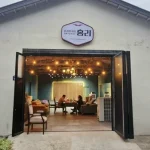 제주 서귀포 오일장 인근에 복합문화예술공간 ‘서귀포극장 아트스테이 홍리’가 개관을 준비 중이다. 지역 예술가들의 연습·공연·교류 공간으로 조성되며 후원도 모집한다.
