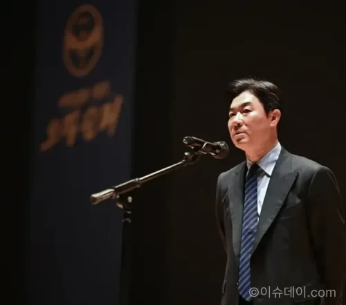 윤정환 감독