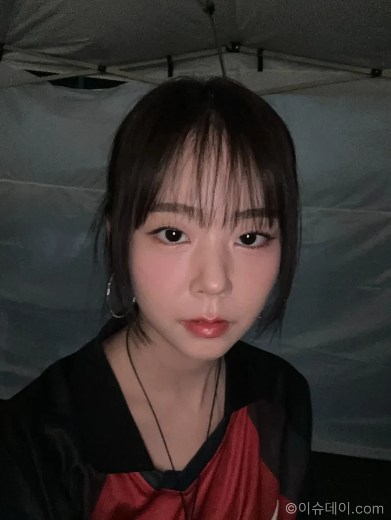 한승연 목 디스크 치료 중 서강대 축제 무대, 카라 5곡 소화에 팬들 걱정