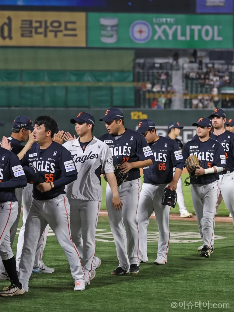 "지는게 뭘까" 한화 이글스, 롯데 8-2 완파, 문현빈·강백호 백투백 홈런으로 3연승 스윕