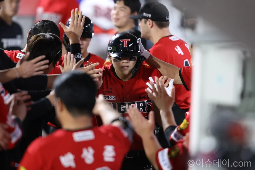 "최연소 기록 갱신 아쉬워" KIA 김도영 시즌 40호 홈런, 국내 타자 8년 만에 40홈런 고지