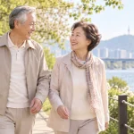 노년기 부부의 건강과 일상을 보여주는 실사형 이미지
