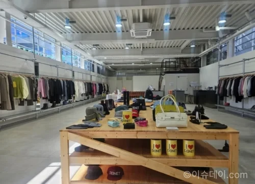 서울 성수동에 오픈한 다이닛 첫 플래그십 스토어 내부