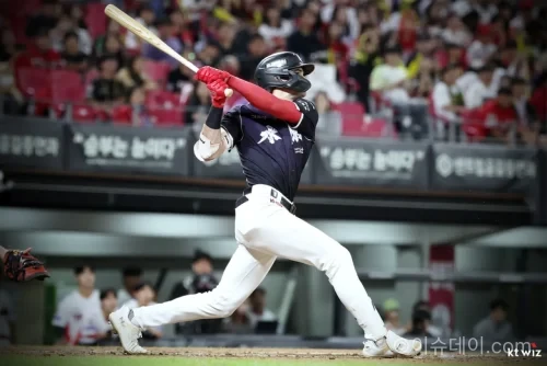 KIA전에서 시즌 41호 홈런을 친 KT 샘 힐리어드