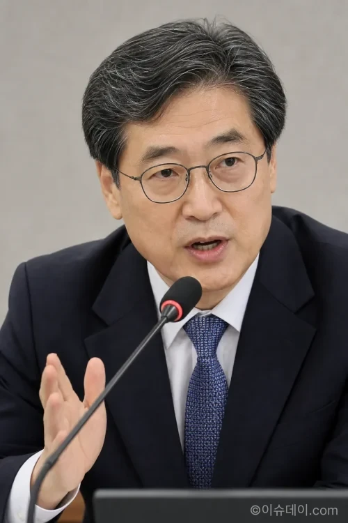 AI 지식재산권 본회의를 주재하고 있는 계승균 국가지식재산위원회 민간위원장