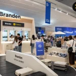 DDP 디자인페어 2026에 참가한 브랜든의 공항 콘셉트 부스
