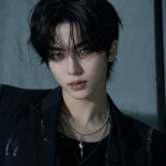 빌보드 200 차트에 진입한 솔로 가수 에반